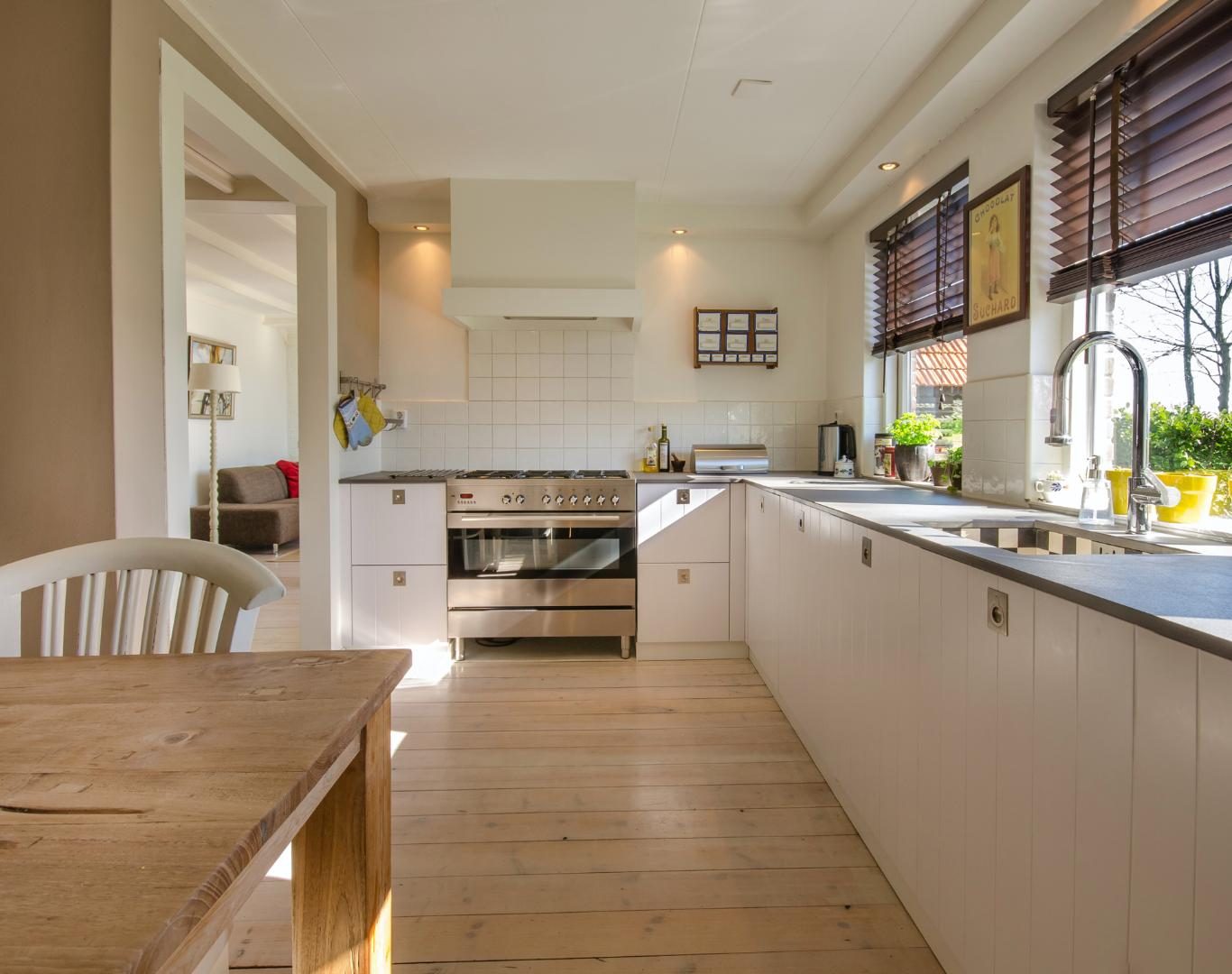 Cleaning services near me in North Arlington NJ with flexible options and eco-friendly supplies